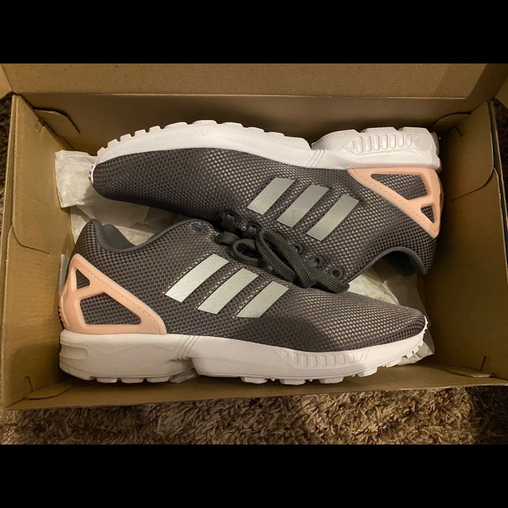 Adidas 8.5 Women’s shoes